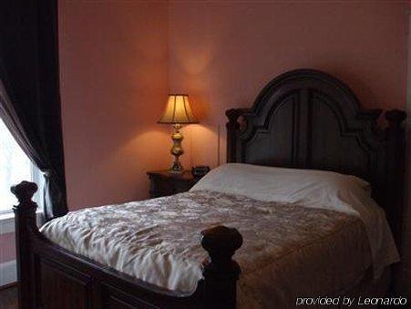 Simply Divine Hotel Dunn Room photo